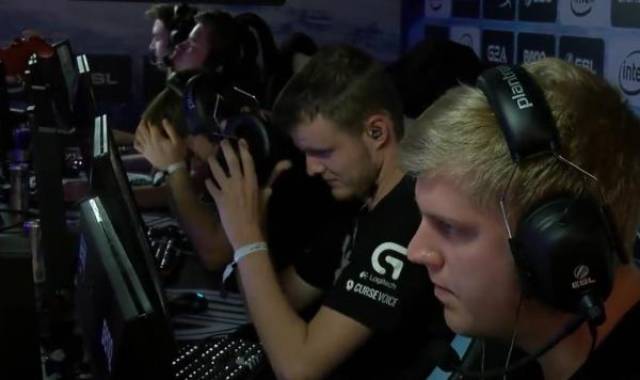 夺得本届世 夺得本届世